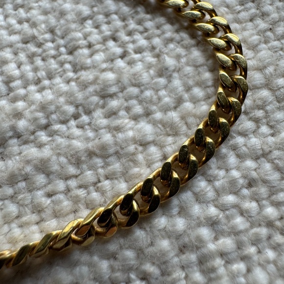 GLD Micro Cuban Link Chain - Picture 3 of 4